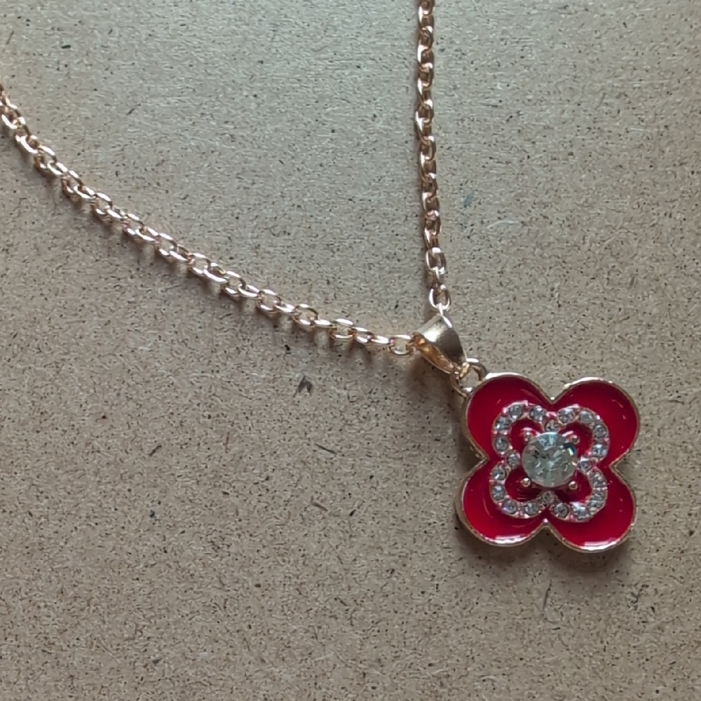 Elegant Red and Gold Pendant Necklace